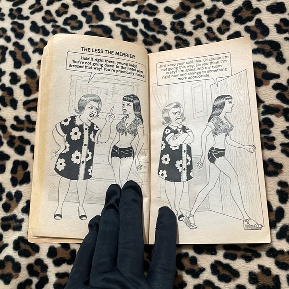 1982 MAD's Look At You Dave Berg Vintage Book 📚 Life 80s Satire Cartoon 80s - Picture 10 of 15